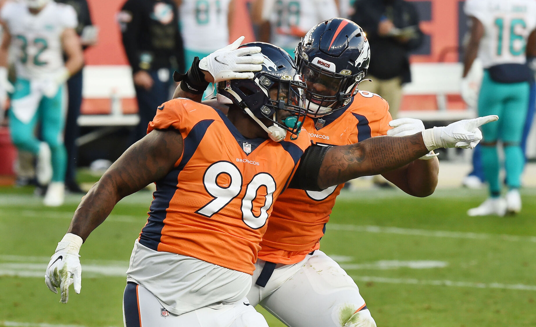112320-s-broncos 2017.jpg